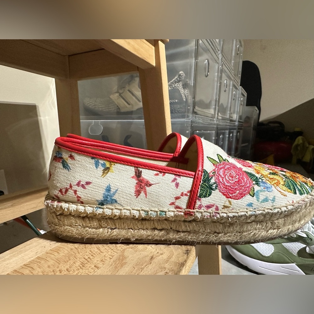 Pre-loved embroidered espadrilles - Picture 3 of 4
